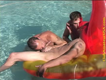 causa259_poolside_threeway_preview_images_008.jpg (60kb)